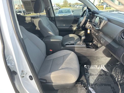 Used 2023 Toyota Tacoma TRD Off-Road image 32