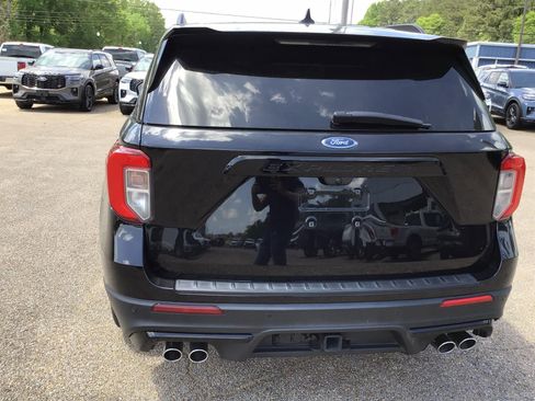 Used 2023 Ford Explorer ST w/ Equipment Group 401A image 10