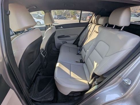 Used 2021 Kia Sportage S image 12