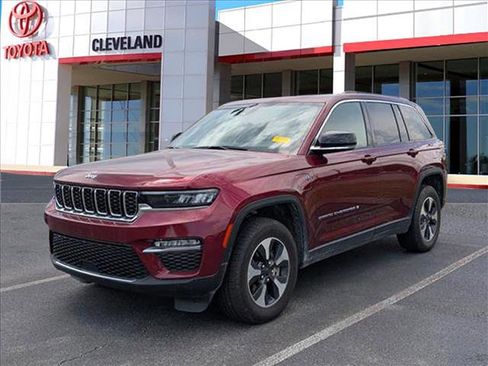 Used 2024 Jeep Grand Cherokee Limited 4xe AWD/4WD image 4