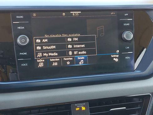 Used 2022 Volkswagen Taos SE image 21