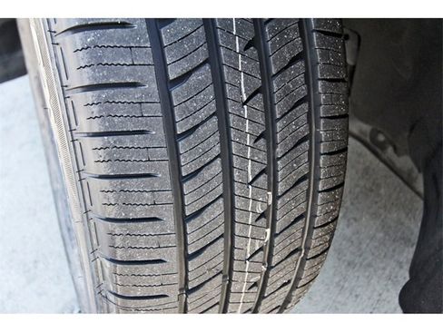 Used 2020 Ford Explorer XLT w/ Equipment Group 202A image 31