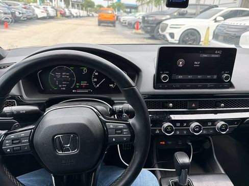 Used 2025 Honda Civic Sport image 6