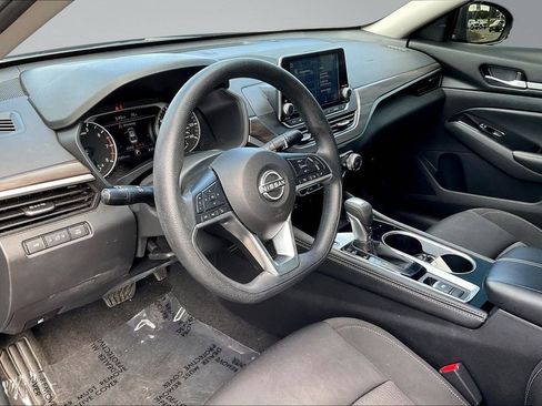 Used 2023 Nissan Altima 2.5 SV AWD/4WD image 14