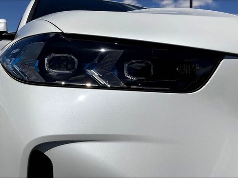 New 2026 BMW X5 xDrive50e w/ Premium Package AWD/4WD image 32