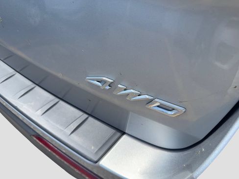 Used 2023 Ford Explorer XLT AWD/4WD image 8