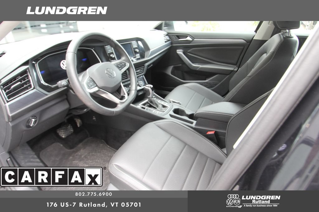 Used 2024 Volkswagen Jetta SE FWD image 13