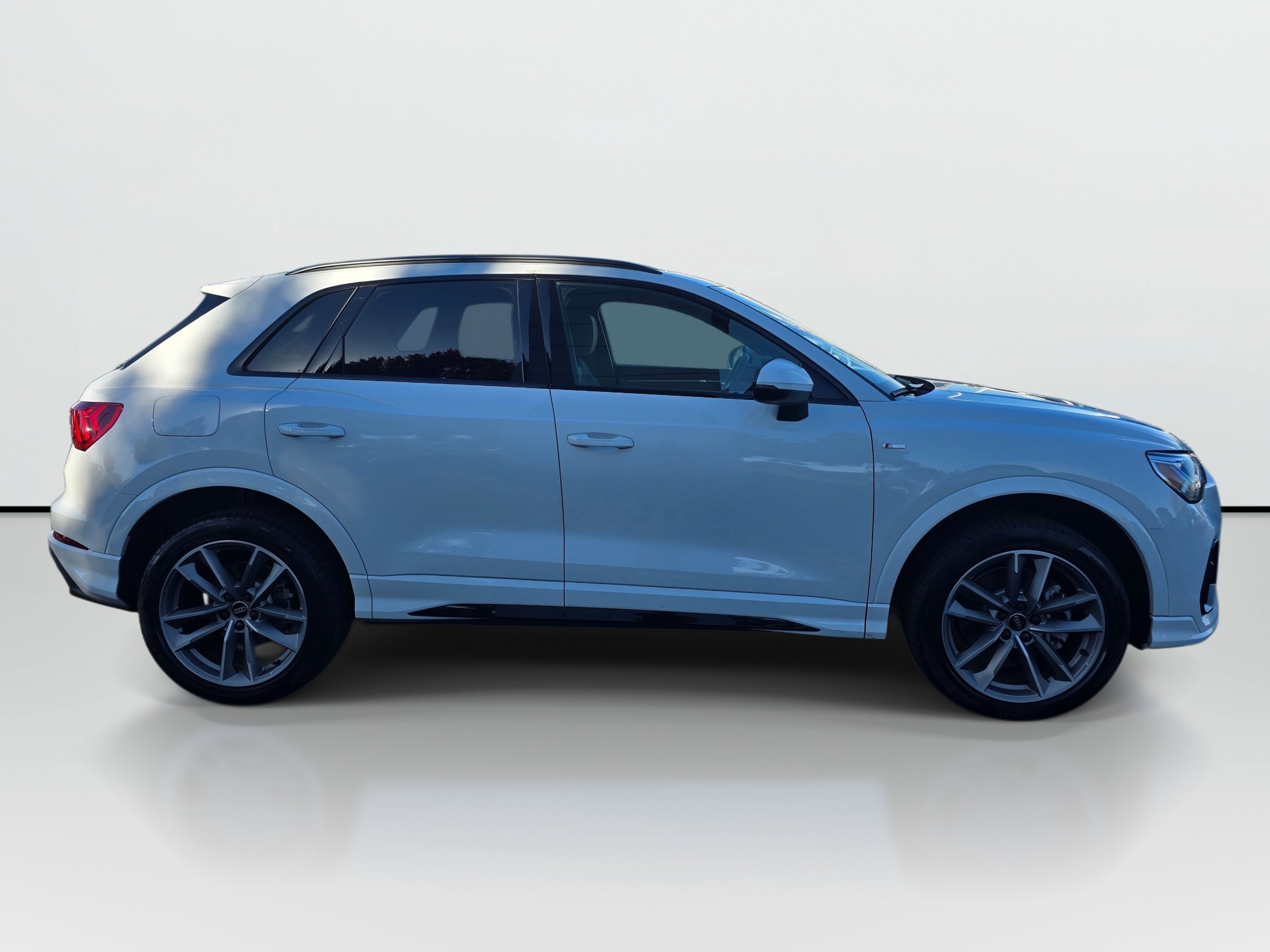 Certified 2025 Audi Q3 2.0T Premium AWD/4WD image 7