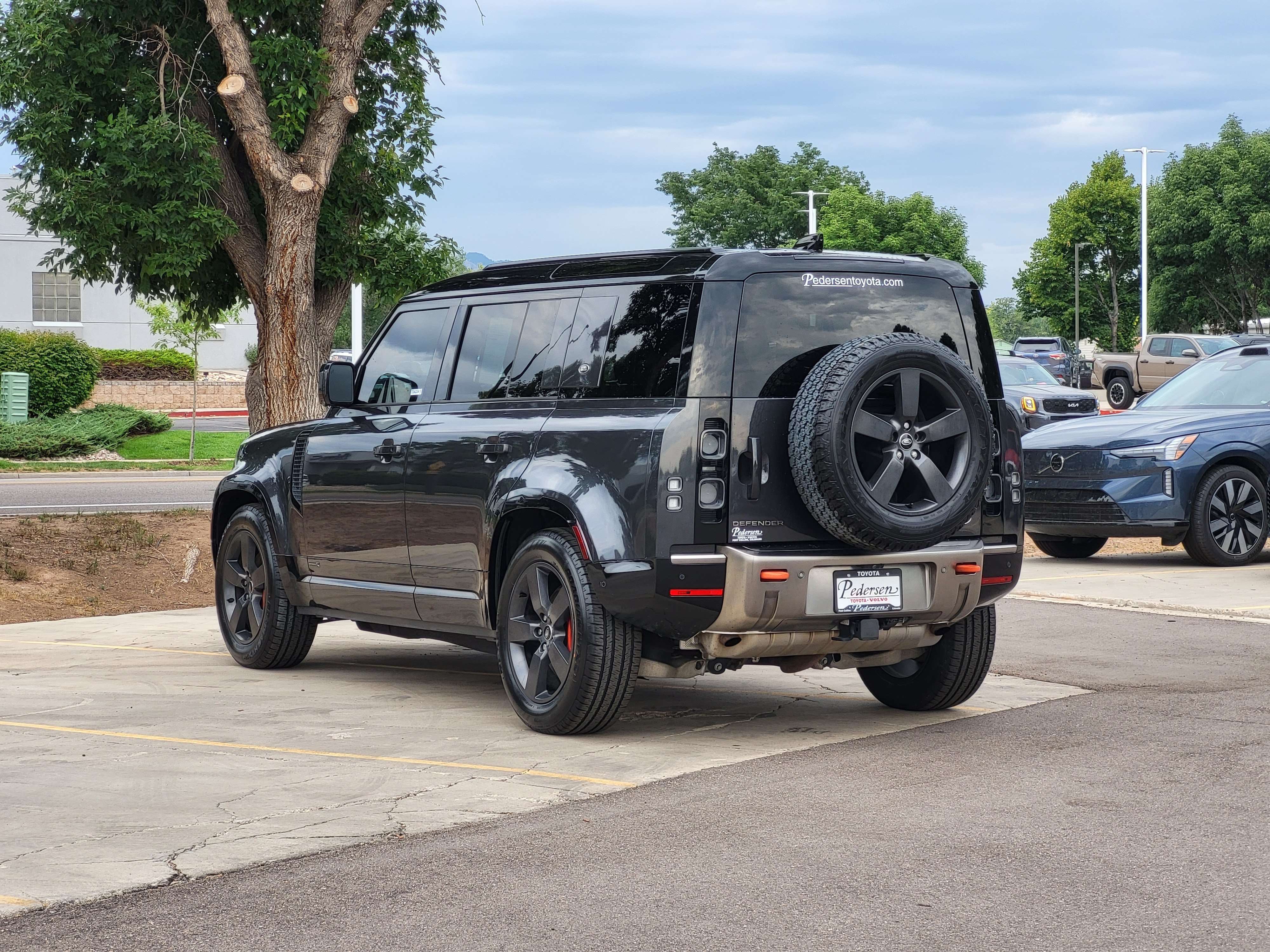 Used 2022 Land Rover Defender 110 X AWD/4WD image 4