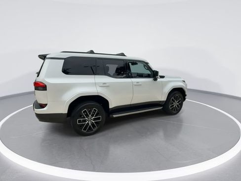 Used 2024 Lexus GX 550 w/ Cold Area Package AWD/4WD image 8