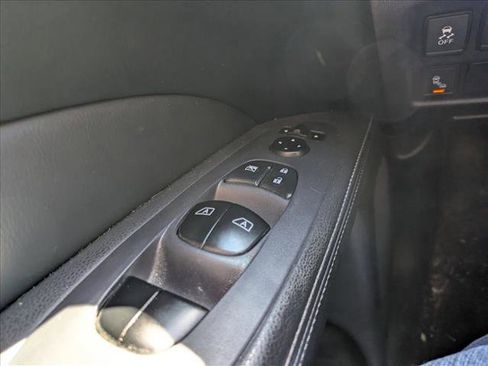 Used 2019 Nissan Pathfinder Platinum image 15