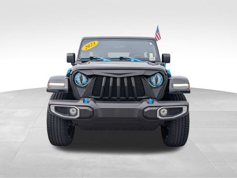 Used 2023 Jeep Wrangler Unlimited Sahara w/ Cold Weather Group AWD/4WD image 8