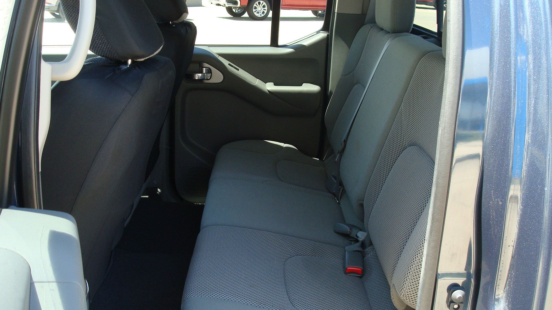 Used 2021 Nissan Frontier SV w/ SV Utility Package AWD/4WD image 7