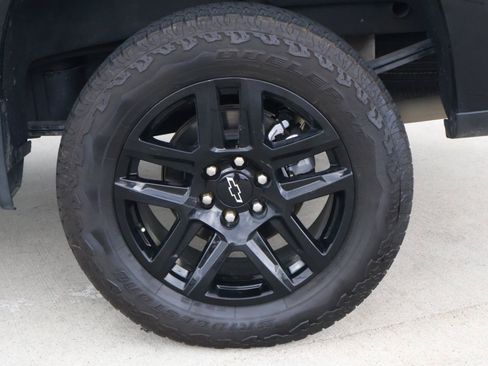 Used 2025 Chevrolet Silverado 1500 LT Trail Boss w/ Convenience Package II AWD/4WD image 11
