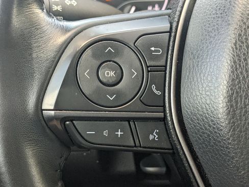 Used 2022 Toyota Camry SE image 19