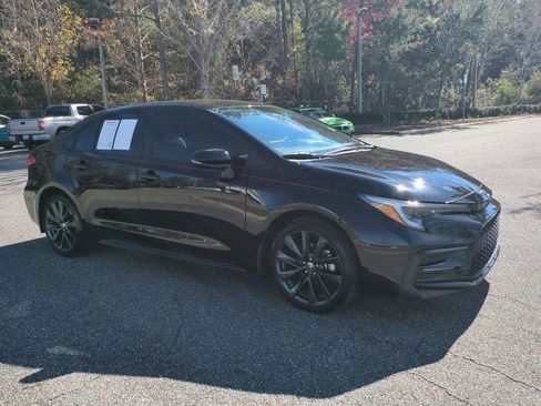 Certified 2025 Toyota Corolla SE image 3