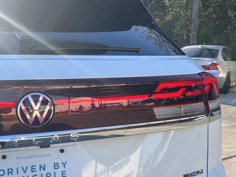 New 2026 Volkswagen Atlas Cross Sport SE FWD image 5