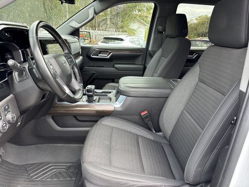 Used 2024 Chevrolet Silverado 1500 LT Trail Boss w/ Protection Package AWD/4WD image 9