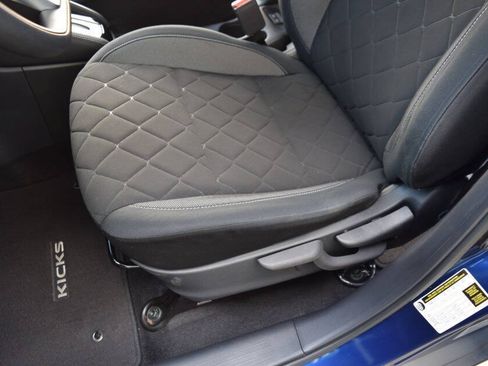 Used 2018 Nissan Kicks SV FWD image 38