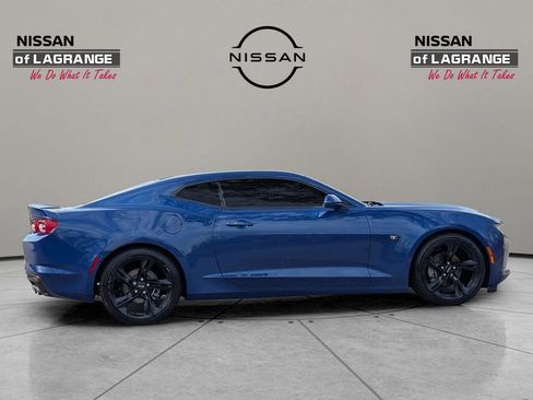 Used 2020 Chevrolet Camaro LT w/ Technology Package RWD image 4