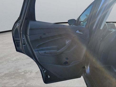 Used 2017 Ford Escape Titanium image 22