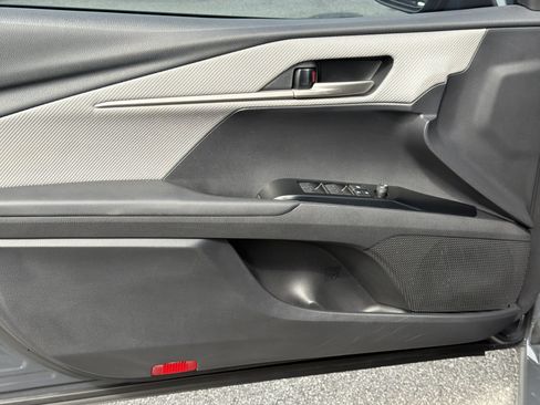 Used 2025 Toyota Camry SE FWD image 12