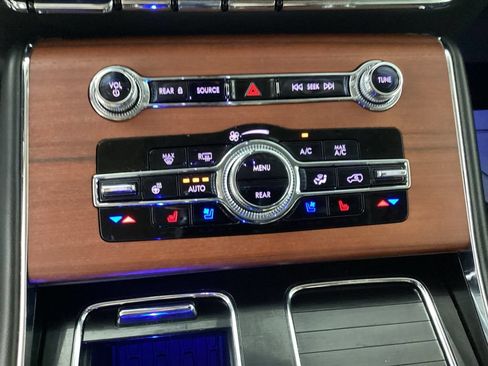 Used 2023 Lincoln Aviator Reserve w/ Equipment Group 201A AWD/4WD image 20