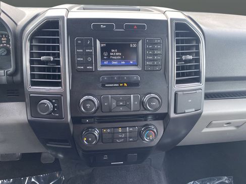 Used 2017 Ford F150 XLT AWD/4WD image 7