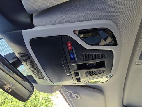 New 2025 Subaru Outback Premium image 28