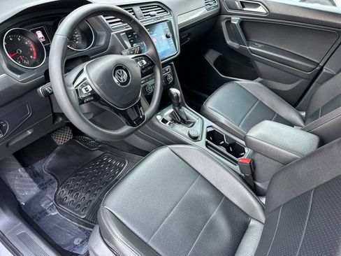 Used 2020 Volkswagen Tiguan SE AWD/4WD image 9