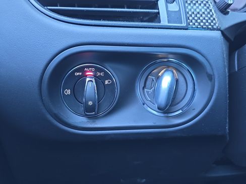 Used 2025 Porsche Macan GTS image 27