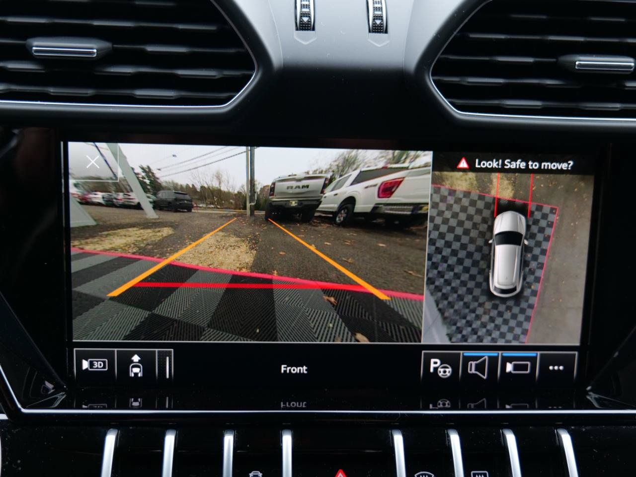 Used 2021 Lamborghini Urus AWD/4WD image 25