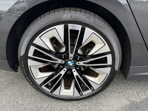 Certified 2026 BMW 530i xDrive w/ Premium Package AWD/4WD image 39