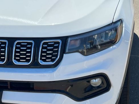 Used 2025 Jeep Compass Limited AWD/4WD image 11