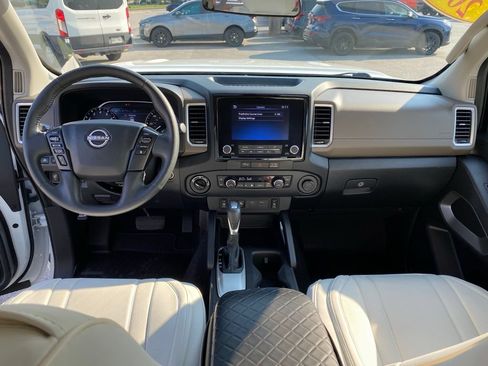 Used 2024 Nissan Frontier SV w/ SV Convenience Package AWD/4WD image 27