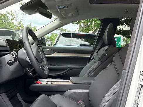 Certified 2025 Volvo EX90 Plus AWD/4WD image 9