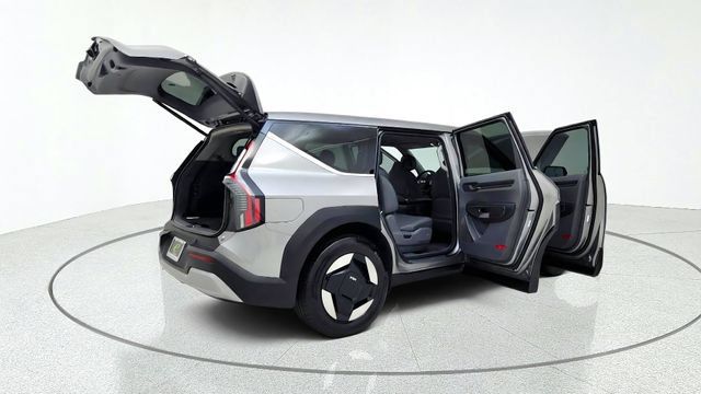 Used 2024 Kia EV9 Light Long Range RWD image 19