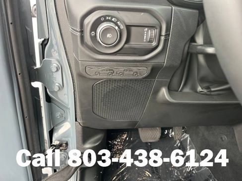 Used 2026 Jeep Wrangler Unlimited Sahara AWD/4WD image 22