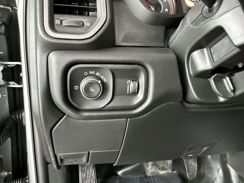Used 2024 RAM 2500 Tradesman w/ Chrome Appearance Group AWD/4WD image 26