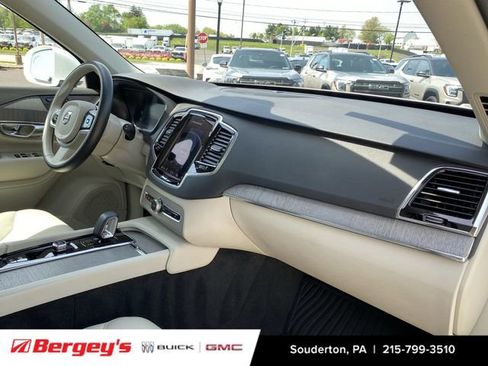 Used 2024 Volvo XC90 B6 Plus AWD/4WD image 32