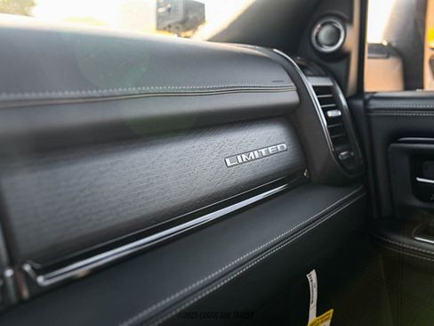 Used 2024 RAM 5500 4x4 Crew Cab image 62