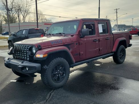 Used 2021 Jeep Gladiator Willys image 2