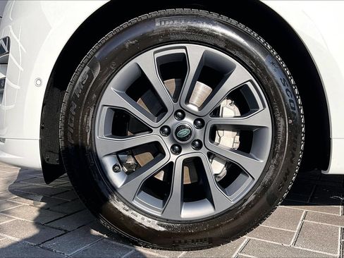 Used 2025 Land Rover Range Rover Sport Dynamic SE AWD/4WD image 9