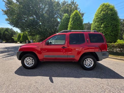 Used 2014 Nissan Xterra S image 2
