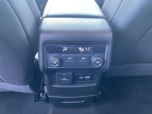 Used 2023 GMC Acadia SLE w/ Driver Convenience Package FWD image 20