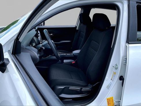 Used 2023 Honda HR-V LX image 17