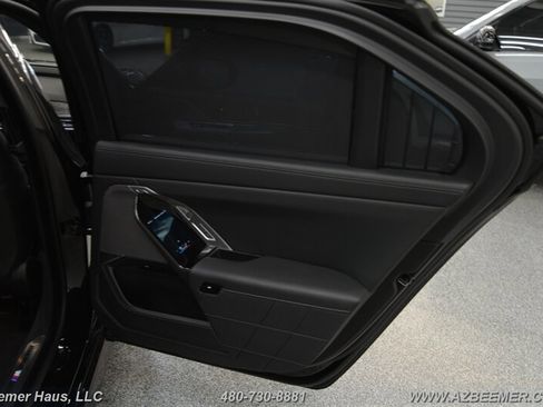 Used 2024 BMW i7 M70 w/ Executive Package image 38