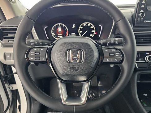 New 2025 Honda Pilot Touring image 26