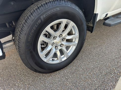 Used 2019 Chevrolet Silverado 1500 LT w/ All-Star Edition image 5