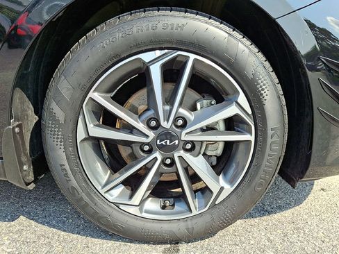 Used 2023 Kia Forte LXS FWD image 8